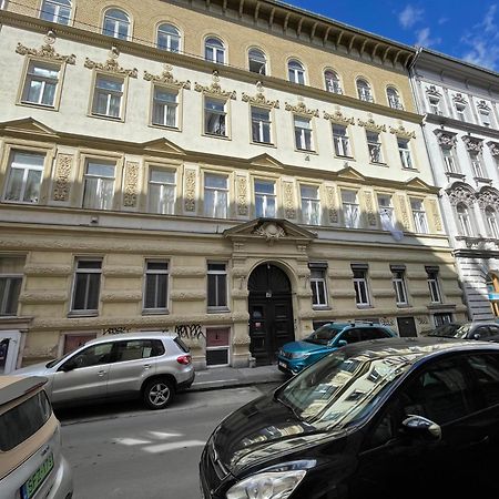 Little Oasis Close To The Opera Budapest Ngoại thất bức ảnh